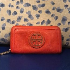 Authentic TORY BURCH wallet.